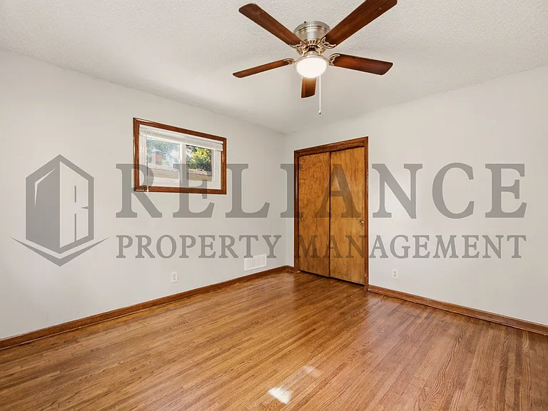 9923 W Binter Ln — Photo 33