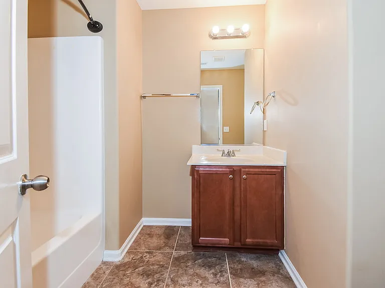 735 Bitting Hall Cir — Photo 11
