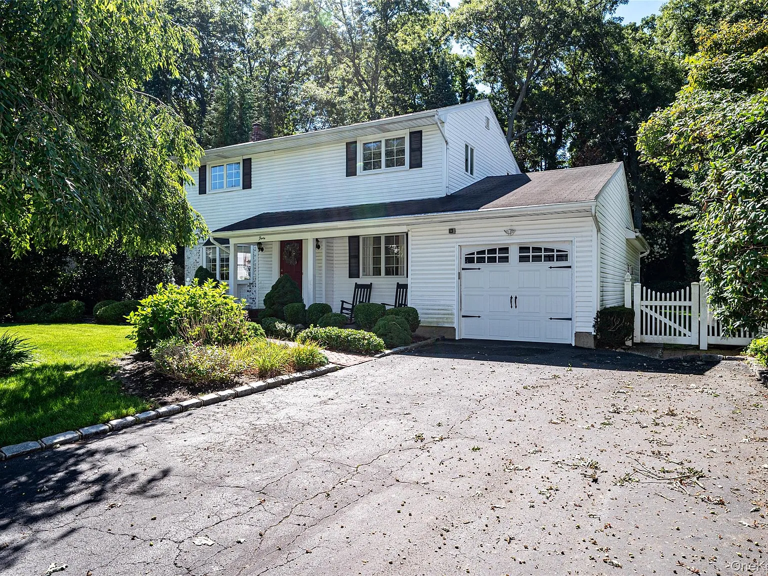 3 bed, 1.5 bath, 1672 sqft, $5,300 — Photo 2