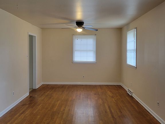 2nd image of 424 Parkwood Ct