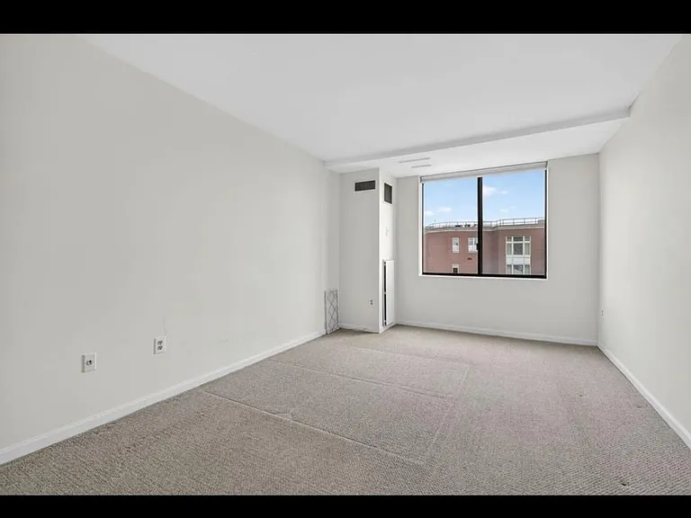 2555 Pennsylvania Ave NW #1019 — Photo 5