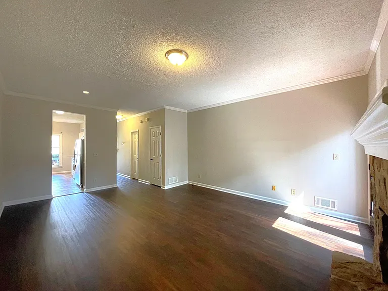 4002 Elm St — Photo 7