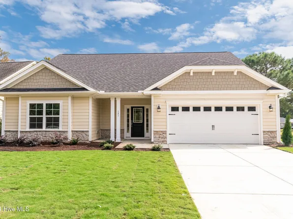 131 Firethorn Circle, Wallace, NC 28466