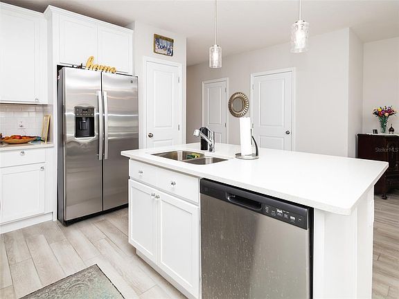 5th image of 152 CAPE HONEYSUCKLE PLACE
