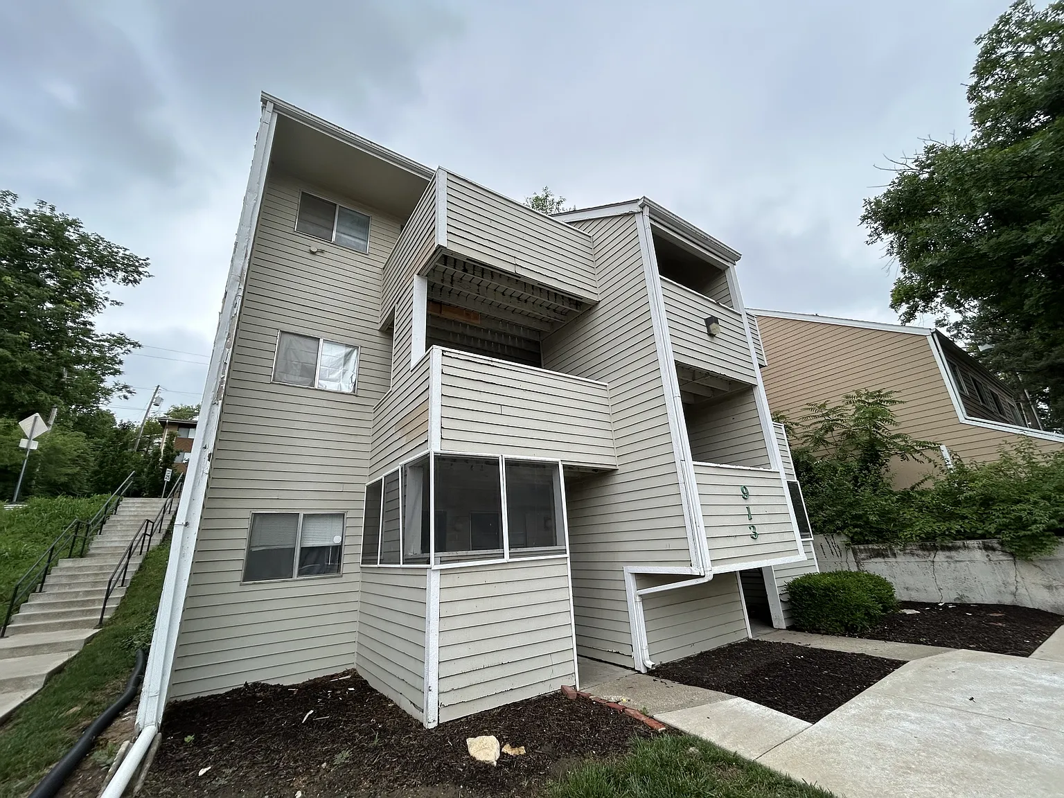 913 Michigan Street - 4 — Photo 1
