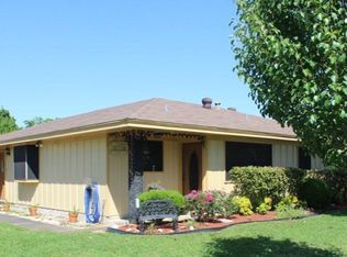 1503 S 15th St, Nederland, TX 77627