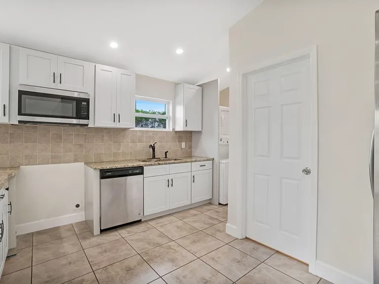 517 Sunrise Ct #B — Photo 1