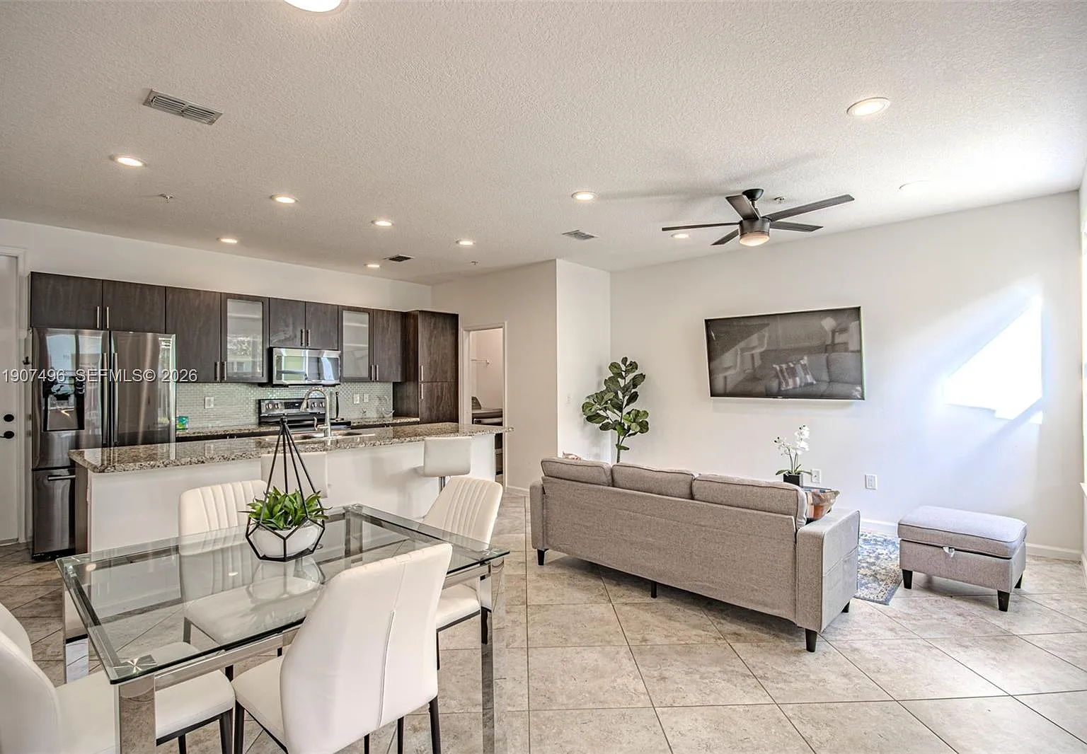 2 bed, 1354 sqft, $3,500 — Photo 2