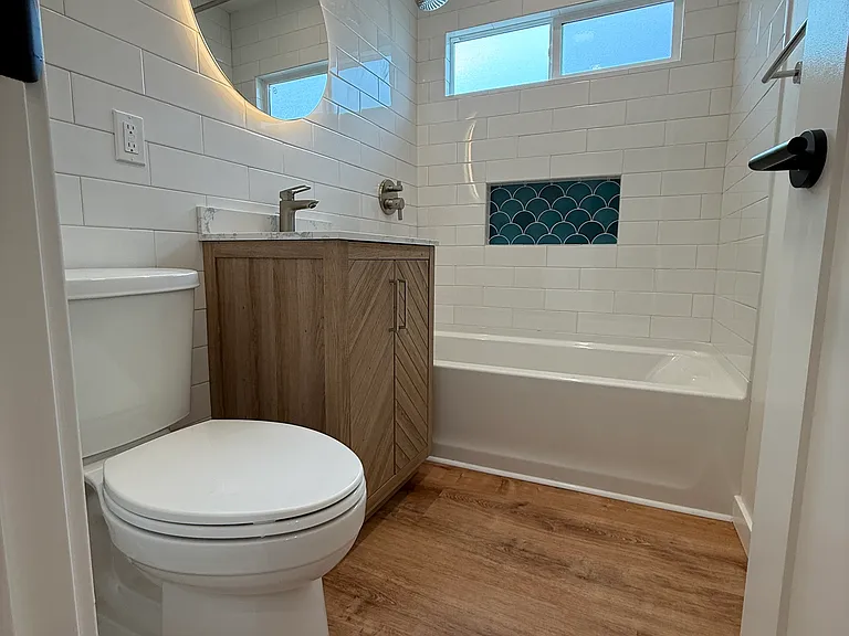1509 N Hollywood Way #B — Photo 3