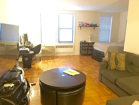 Rented by Showcase Realty | media 2