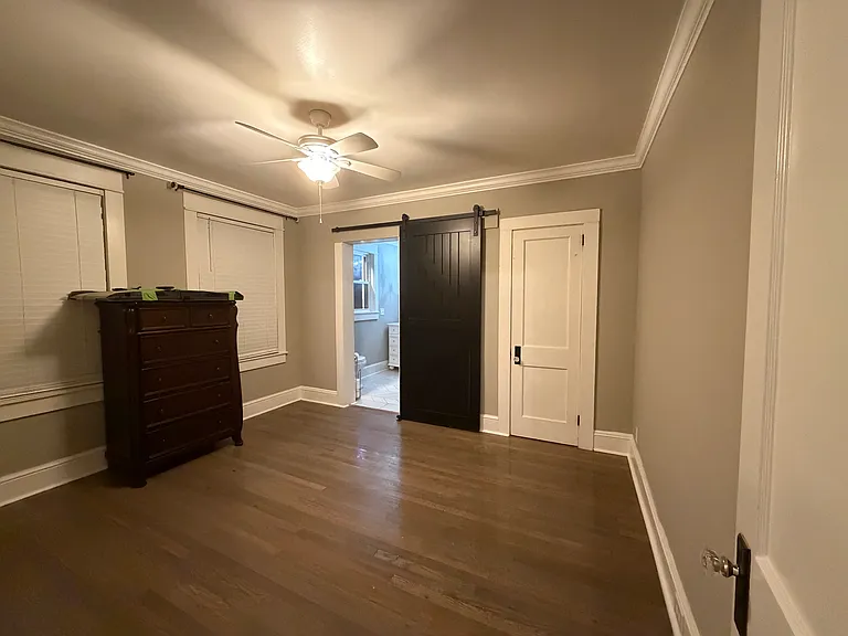 523 E Georgia St — Photo 19