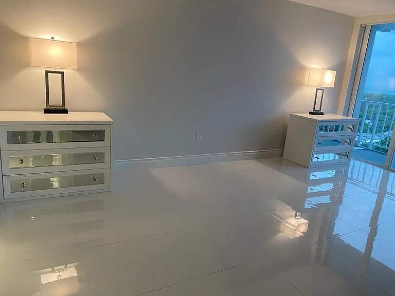 881 Ocean Dr #10E — Photo 9