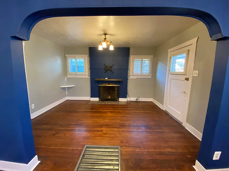 734 S Gudgell Ct — Photo 2