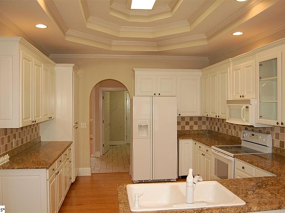5th image of 8 Shannon Creek Ct