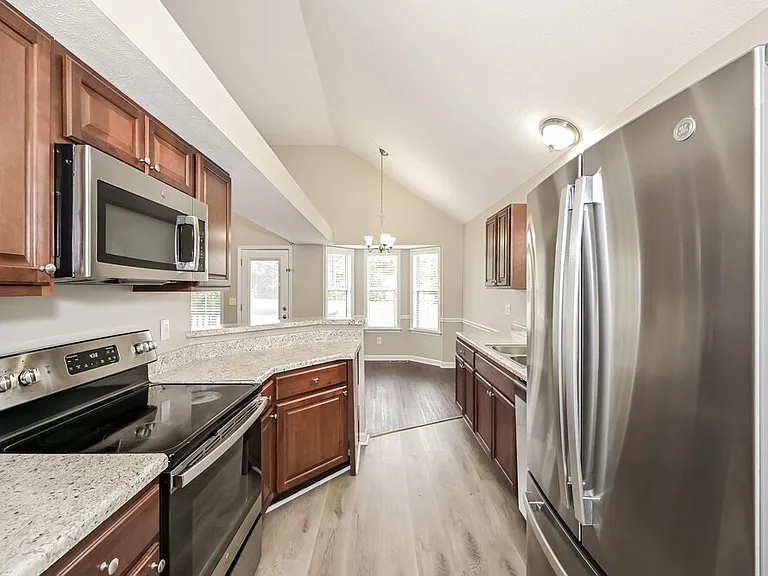 239 Heritage Cir E — Photo 9