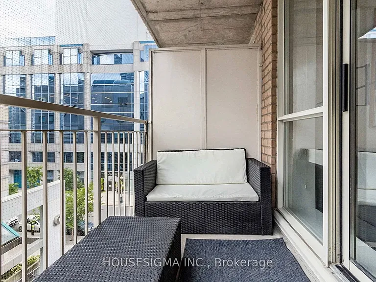 18 Stafford St #508 — Photo 19