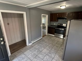 51 Willow St FLOOR 1, Coventry, RI 02816