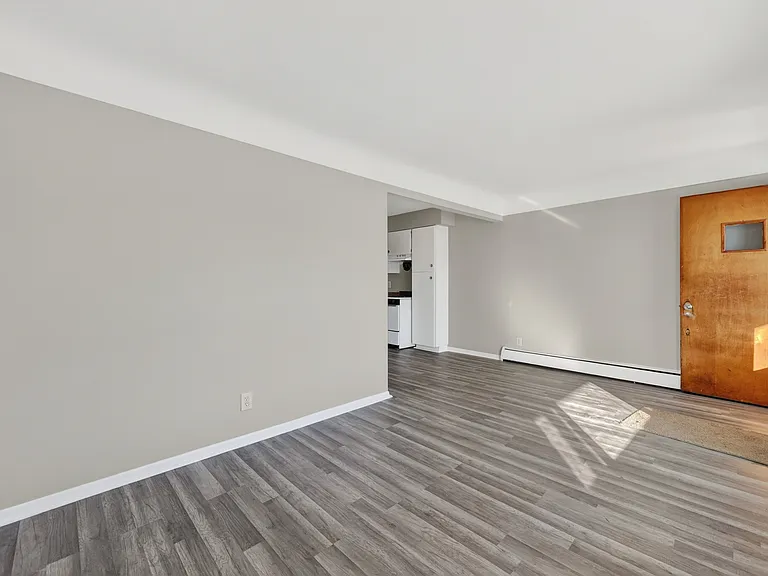 23 W Burdick St #4 — Photo 5