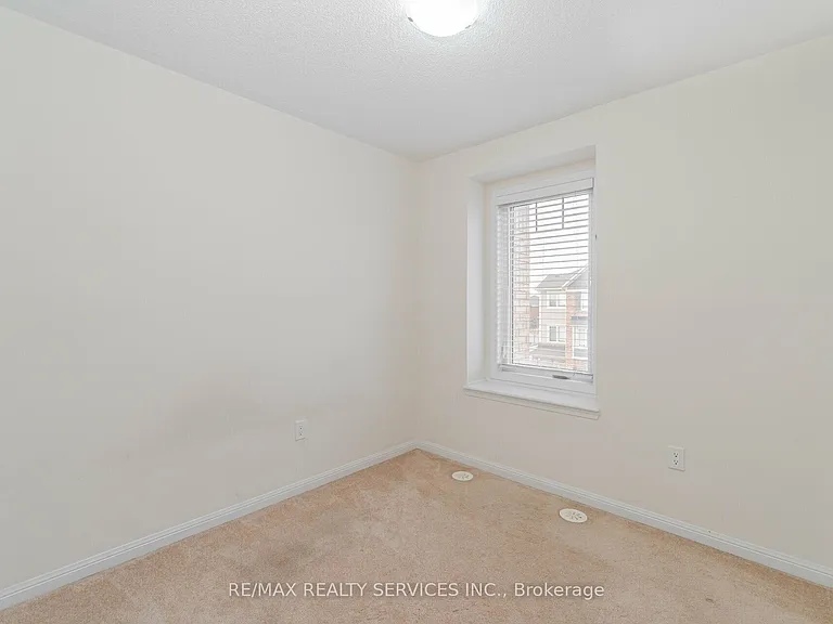 4 Colonel Frank Ching Cres — Photo 25