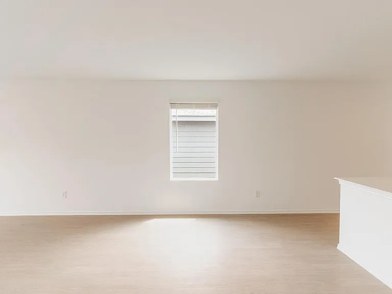 208 Skyfire St — Photo 4