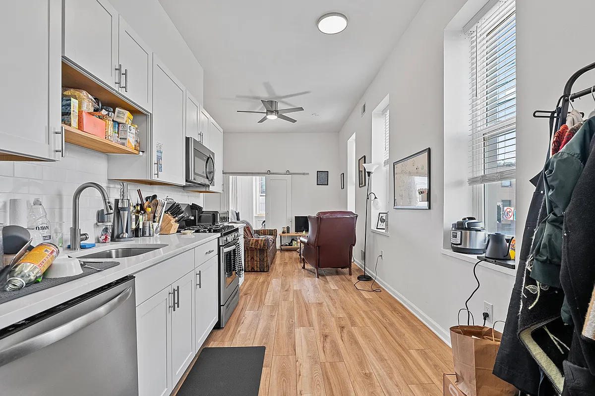 Building Photo - 3401 Butler St #F2