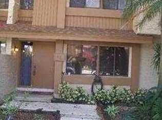 88 Wimbledon Lake Dr, Plantation, FL 33324