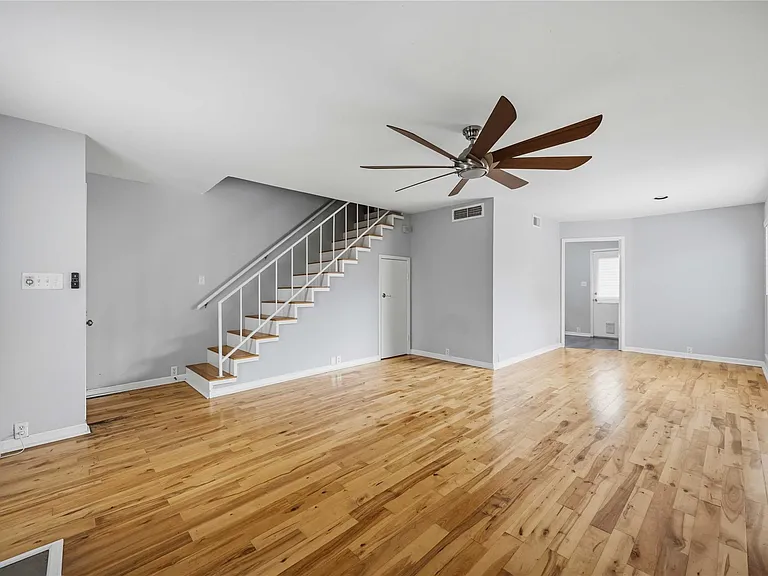 6201 Beverlyhill St #30 — Photo 7