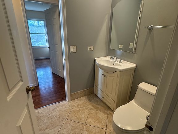 2nd image of 122 Hamilton Pl