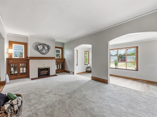 516 Forest Dr SE, Cedar Rapids, IA 52403
