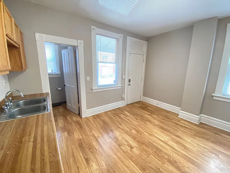 Hunter Ave 1444-1446 MLR (LH2) — Photo 16