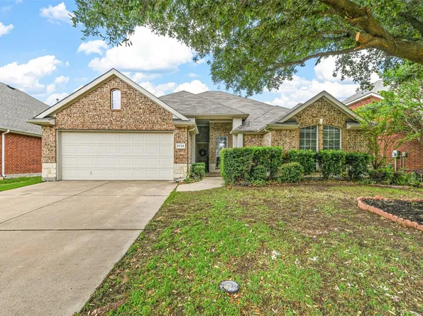8733 Deepwood Ln, Fort Worth, TX 76123