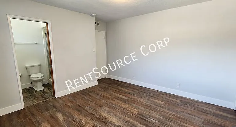 850 N Redding Way #C — Photo 14
