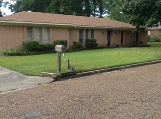 12 Pine Ridge Dr, Vicksburg, MS 39180