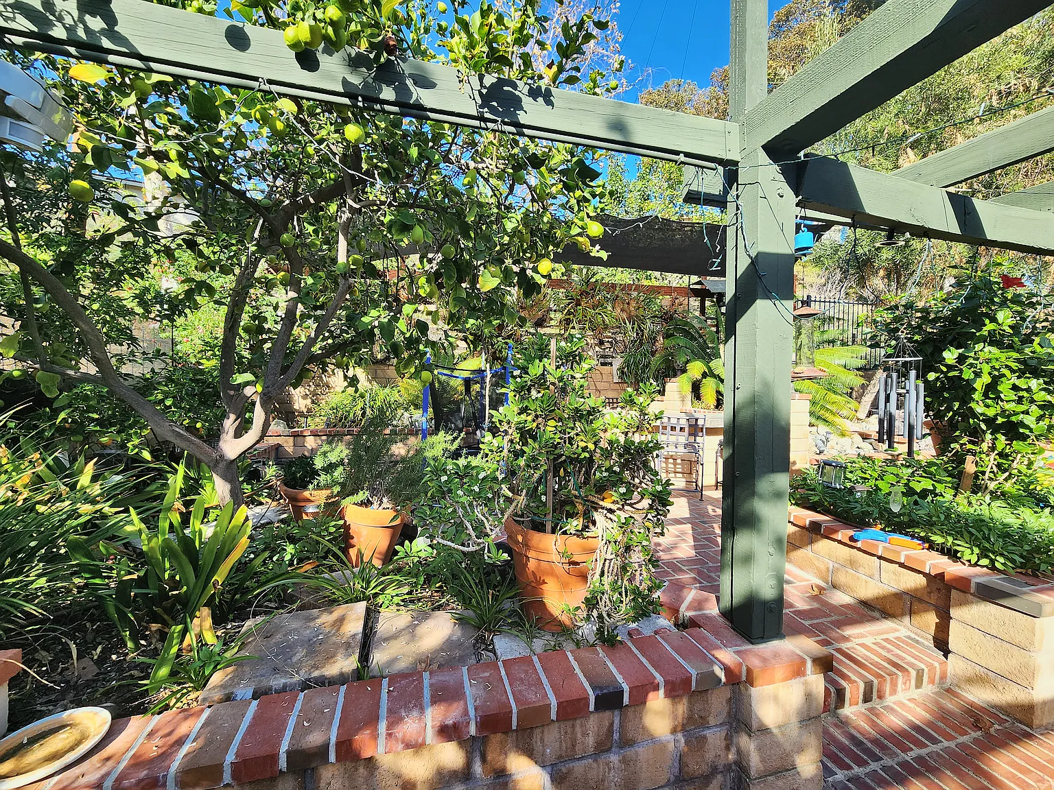 3 bed, 1427 sqft, $3,990 — Photo 3