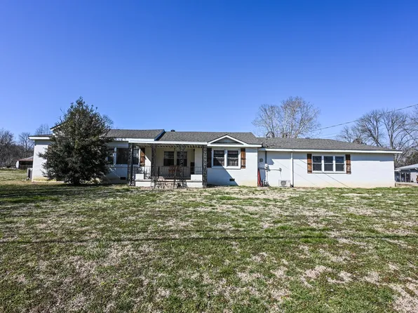 18 10th Ave, Lobelville, TN 37097