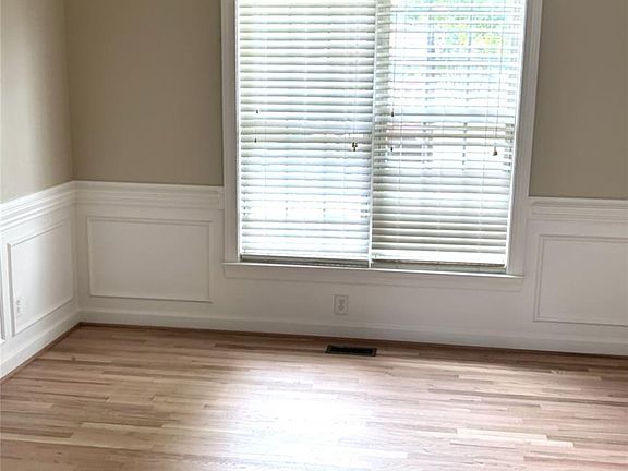 4th image of 2127 Copperplate Rd