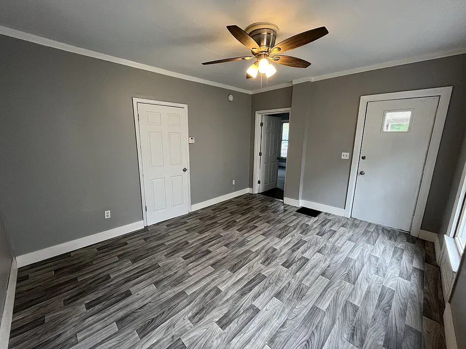 357 W Main St