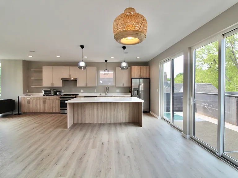 1817 N Arlington Pl — Photo 13