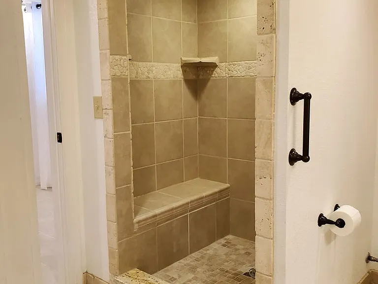 319 Cottonwood Ave — Photo 11