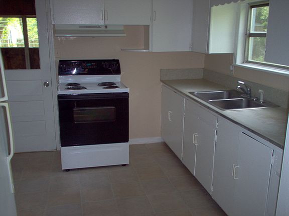 2nd image of 1508 Granada Ave
