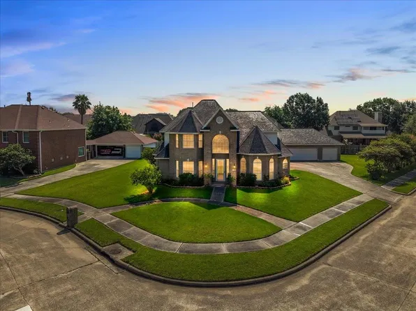 4402 Santee Dr, Baytown, TX 77521