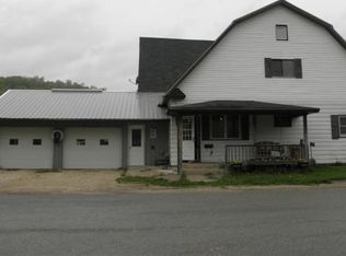 597 Waterloo Creek Dr, Dorchester, IA 52140