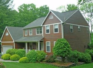 100 Maple Ridge Rd, Northampton, MA 01062