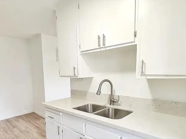 1962 W 22nd St, Los Angeles, CA 90018