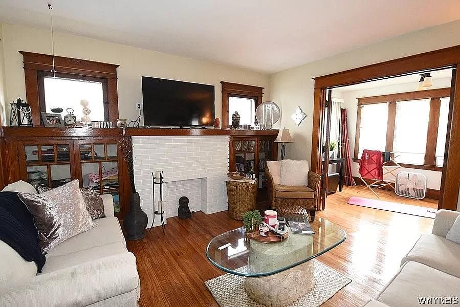 1st image of 33 Shoreham Pkwy #1