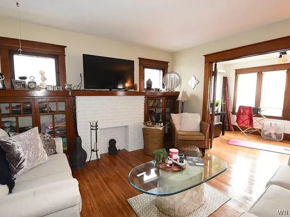 33 Shoreham Pkwy #1, Buffalo, NY 14216