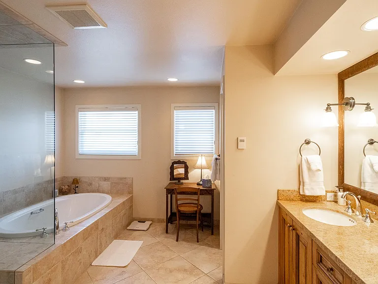 407 W Hallam St — Photo 12