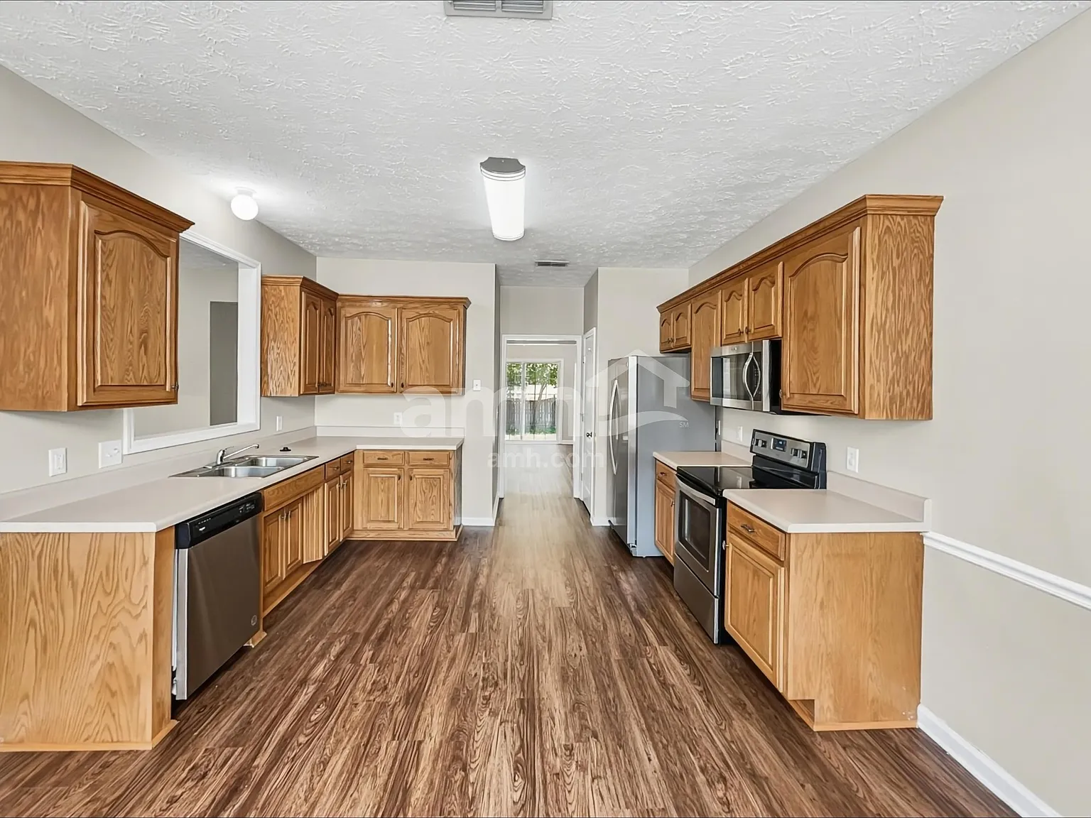 4 bed, 3.0 bath, 2950 sqft, $2,895 — Photo 3