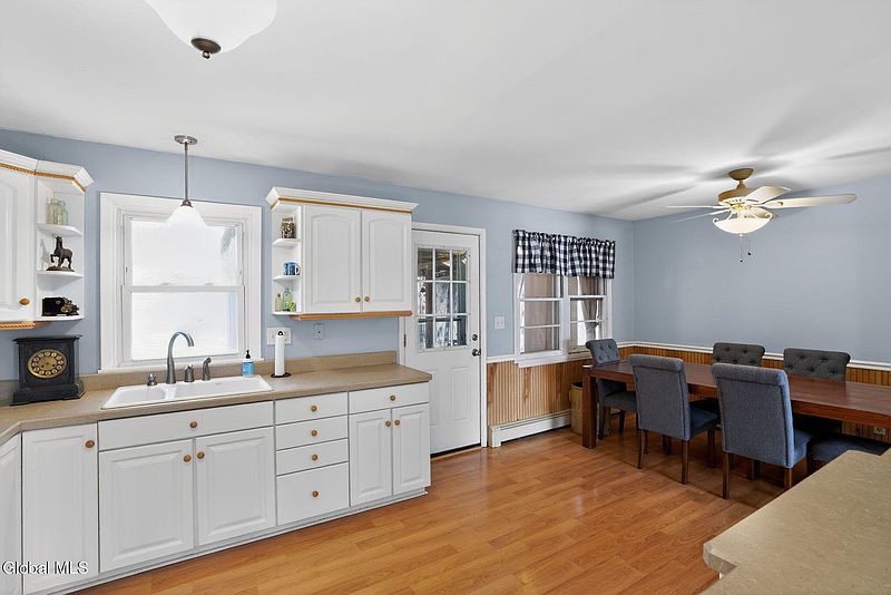 4th image of 2309 Spruce Drive
