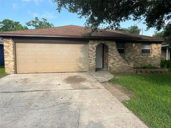 4112 19th St N, Texas City, TX 77590